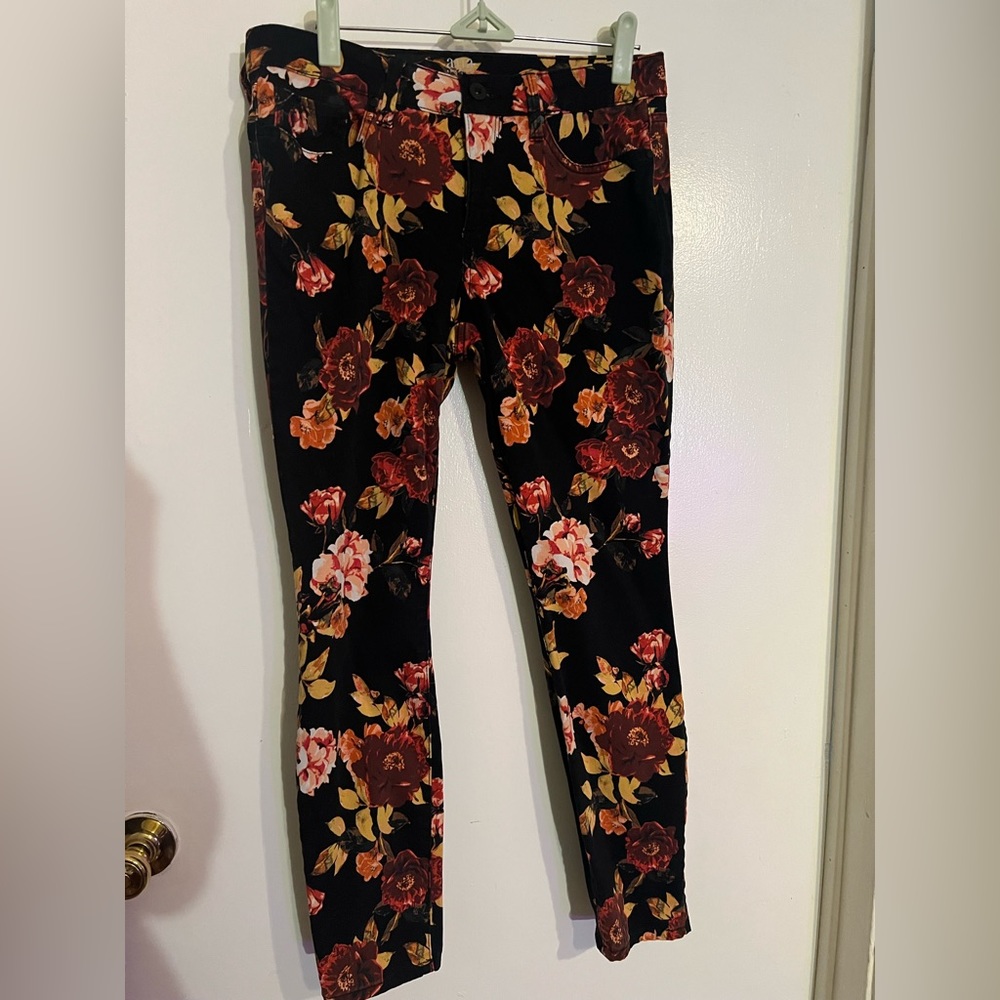 ANA A New Approach Jeans Womens Size 10P Skinny Ankle Black Floral Stretch